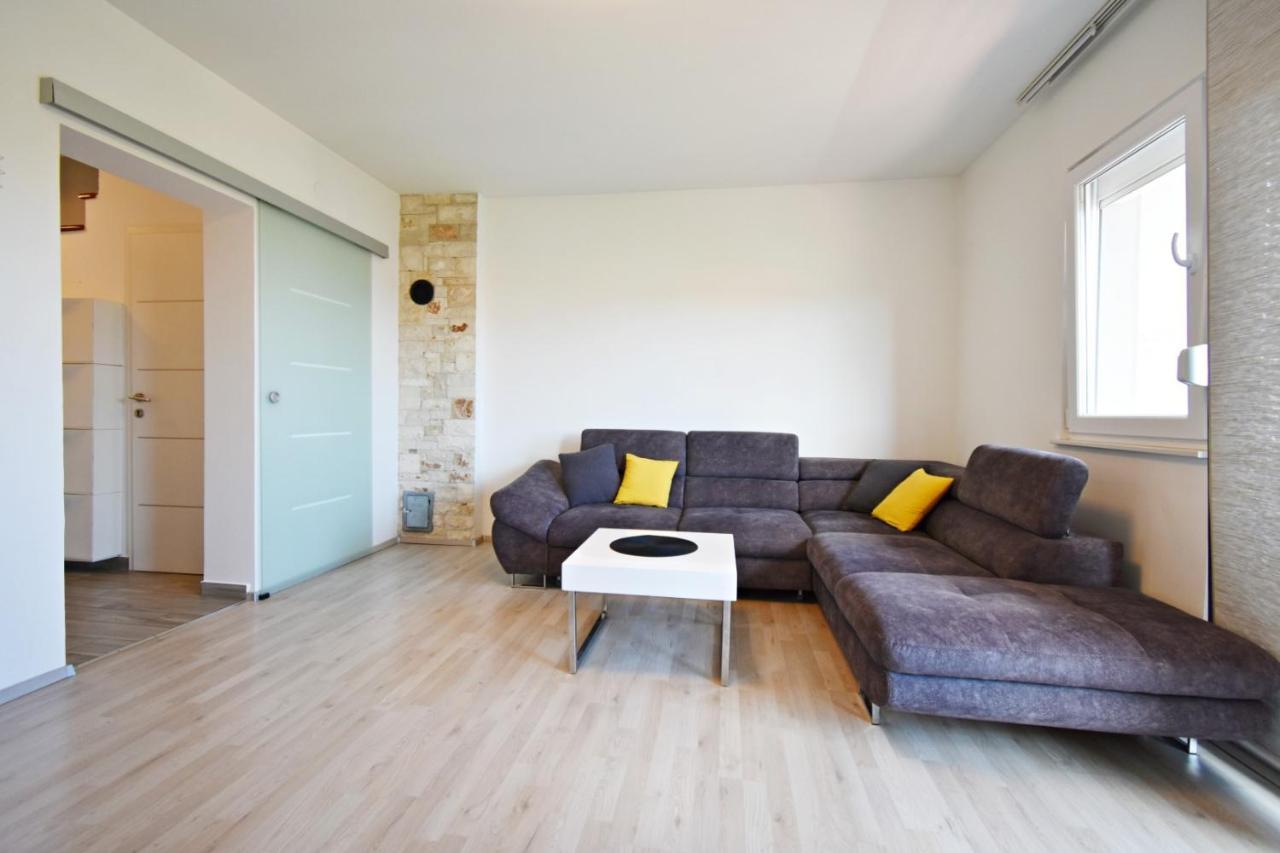 Apartman Lukas ラバック エクステリア 写真