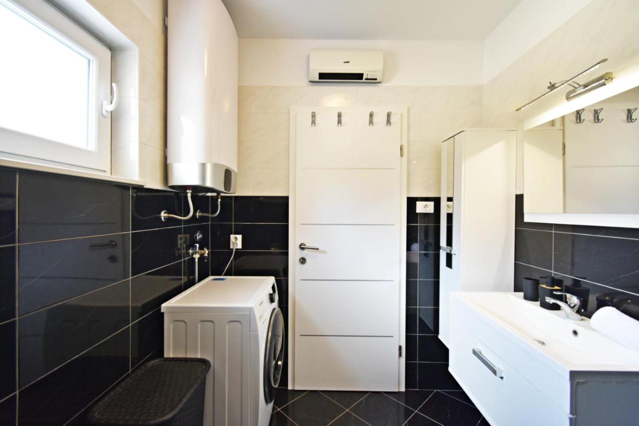 Apartman Lukas ラバック エクステリア 写真