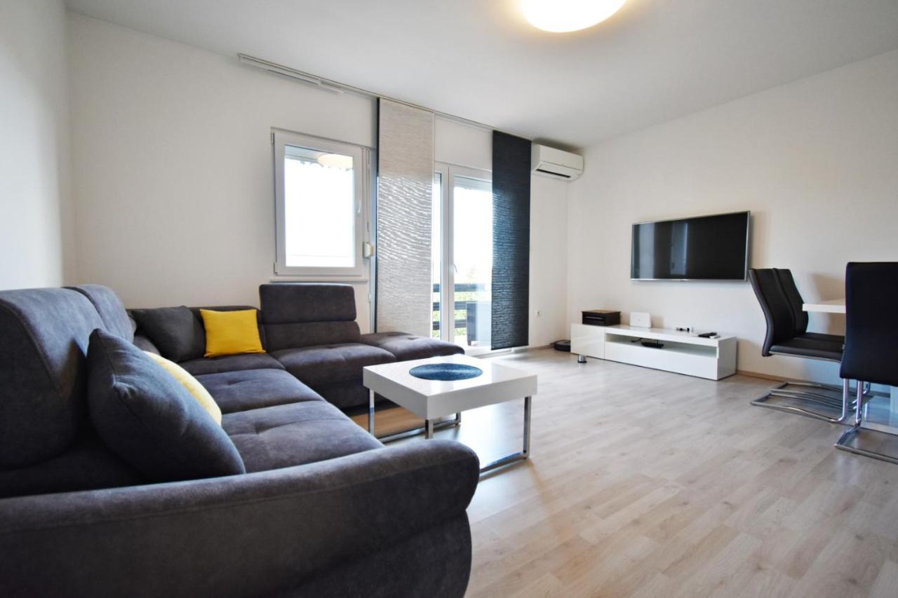 Apartman Lukas ラバック エクステリア 写真